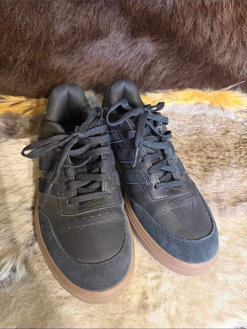 adidas Men's Black Suede Sneakers with Gum Sole 9 (5240)